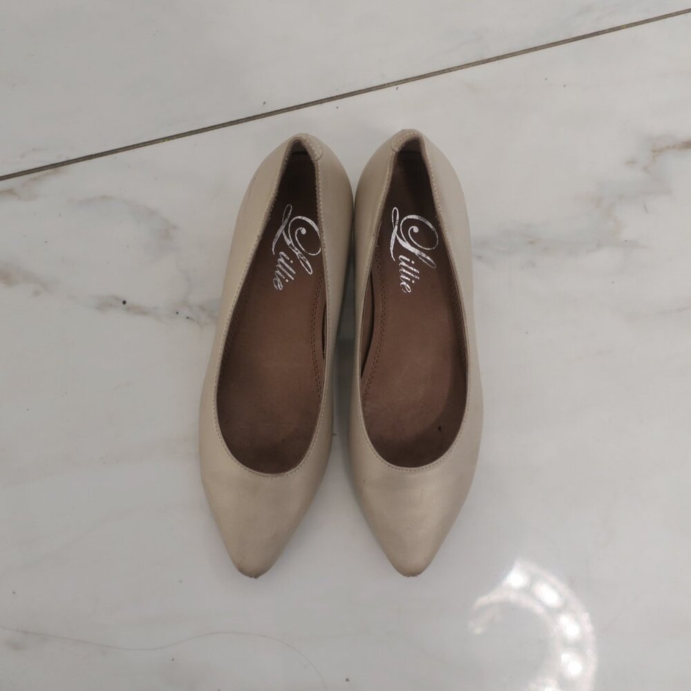 Blush 1 1/2 inch heels- size 6